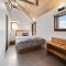 The Stone Cottage at Wollondibby - Heritage Listed l Renovated l Fire Place