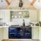 Magnificent Clarence cottage!