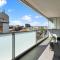 2BR CBD Apt Swimming Pool Sauna SPA CBD