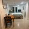 CHEERFUL PRIVATE ROOM 2 MILES AWAY FROM SUNNY ISLES BEACH - نورث ميامي بيتش