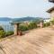 Lovely Cascina. Stunning Lake Views & Sun Deck