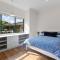 Lake Eildon Retreat - Breathtaking Views - Sleeps 12