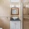 San Lameer 10429 - 5 Bedroom Superior - 10 pax - San Lameer Rental Agency