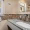 Awesome Apartment In Svjuraj