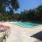 Pleasant part of house with pool to share in Vaucluse, 4/6 people - Puget