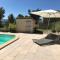 Pleasant part of house with pool to share in Vaucluse, 4/6 people - Puget
