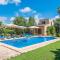 Charming villa in Manacor with shared pool.