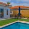Adeles Apartment with Pool, 5 minutes walk to the beach