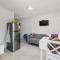 Adeles Apartment with Pool, 5 minutes walk to the beach