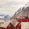 Reine Mountain View Retreat