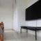 Beautiful villa five minutes from Coral Bay beach!
