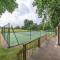 Railway Carriage accommodation with tennis court! - Walberton