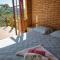 Casa Mohini Refúgio nas montanhas de Teresópolis Quarto com deck rede suspensa lareira cachoeira e piscina
