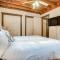 Charming Cabin with Fire Pit and Decks about 7 Mi to Helen - Sautee Nacoochee