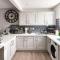 Luxury House 4 ensuite bedrooms, free parking ,wifi