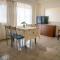Santis apartment