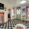Retro Retreat in Llano with Screened Porch!