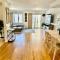 Stylish Evergreen Apartment By Newark Airport - Newark