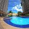 Flat encantador com piscinas aquecidas, academia e playground