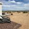 Serene Modern Home Backdoor with great WiFi, games, movies, patio seating and bbq Easy Access to North Joshua Tree National Park in 10 minutes - تونتي ناين بالمز