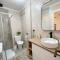 Palm Paradise retreat: 2Bedroom apt with Pool View