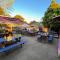 Secluded Patio Cottage Right By All The Action - Portland