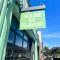 Secluded Patio Cottage Right By All The Action - Portland