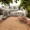 Le Ballon Rouge Guest House