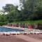 Bungalow charmant avec piscine partagée à Saint-Chéron