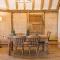 The Thatched Barn by Bloom Stays - Brabourne