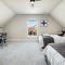 Apollo House-Amazing Location in Rogers-Sleeps 11