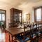 Siena’s Edge Apartment Rustic Villa Charm