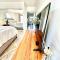 Chic & Cozy Oakland Getaway!