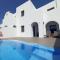 Amphitrite Suites Santorini - Vóthon