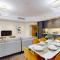 Torch Tower - Glamorous Two Bedroom - Dubai