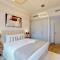 Torch Tower - Glamorous Two Bedroom - Dubai