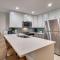 Cozy Condo less than 3 min walk to White Sandy Beaches - هولمز بيتش