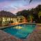 3 min walk to the beach with large private pool - Holmes Beach