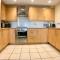 Central Retford 2 bed quiet apartment with parking - 雷特福德