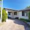 Spacious House with Pool - 5 min walk to Lake