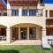 Beautiful Ground Floor Apartment BC02 - Lelantos, Theseus Village