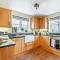 3 Bed in Lower Rochford 94240 - Newnham