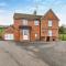 3 Bed in Lower Rochford 94240 - Newnham