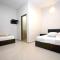 OYO 89715 CK Hotel 2 - Kampong Tebing Rabak