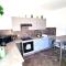 Center 2Br Apt w/ parking and 250m walk from beach
