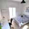 Center 2Br Apt w/ parking and 250m walk from beach