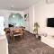 Center 2Br Apt w/ parking and 250m walk from beach