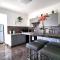 Center 2Br Apt w/ parking and 250m walk from beach