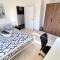 Center 2Br Apt w/ parking and 250m walk from beach