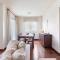 Warm Residence in the heart of the City Center - Balcony & view